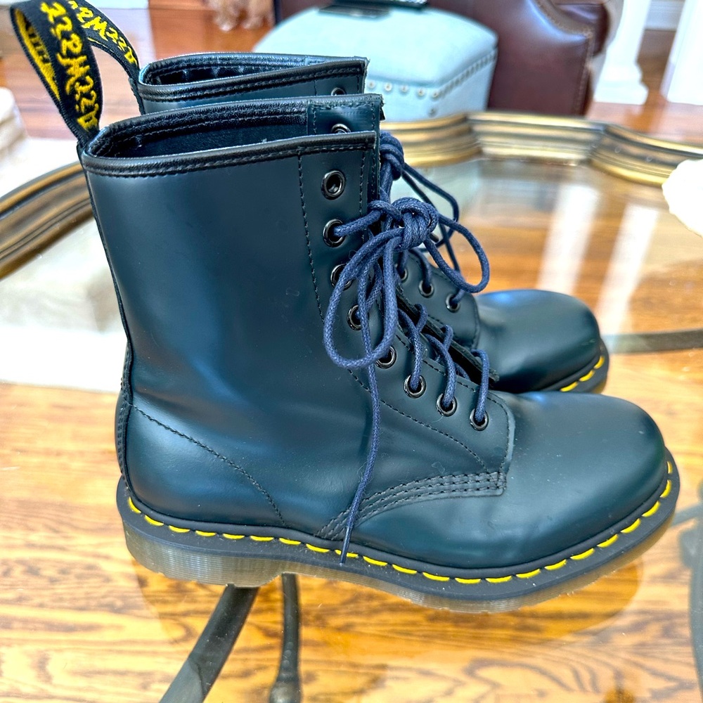 Doc Martens womens size 6 worn once